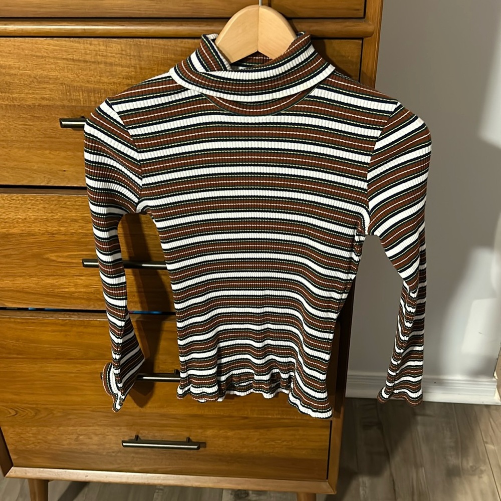 Retro stripe rib knit turtleneck size 4